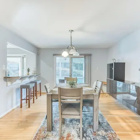 3Br Modern Home With Pool & Sunroom - National Harbor